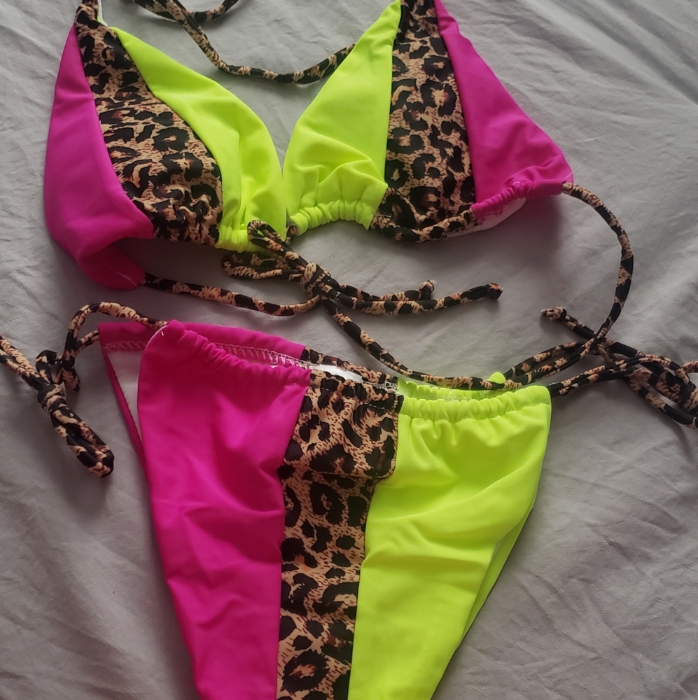 Swim suit